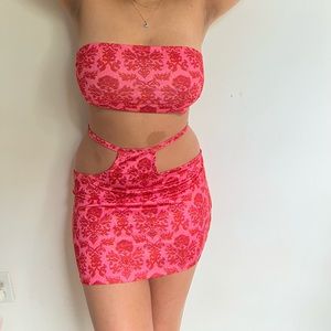 Two piece set size medium.